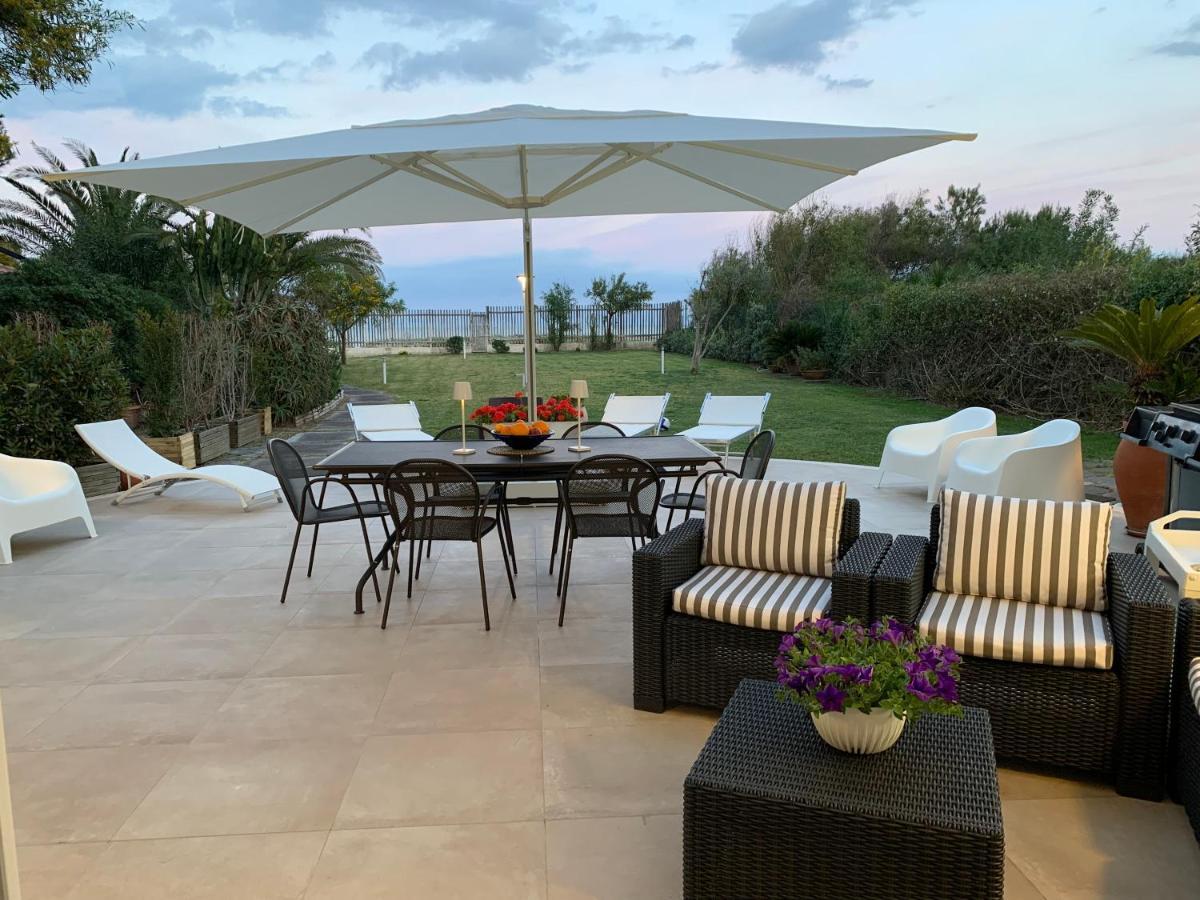 Villa Sulla Spiaggia Tra Catania E Siracusa Agnone Bagni Exterior photo